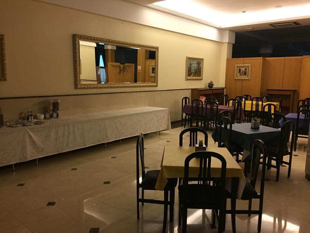 Hotel Ciudad De Fuenlabrada Exteriör bild