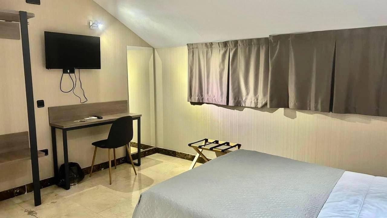 Hotel Ciudad De Fuenlabrada Exteriör bild